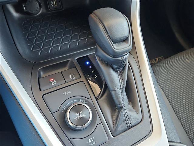 Used 2024 Toyota RAV4 LE AWD/4WD image 12