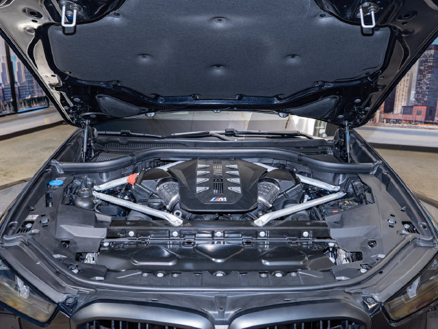 Used 2024 BMW X5 M60i AWD/4WD image 5