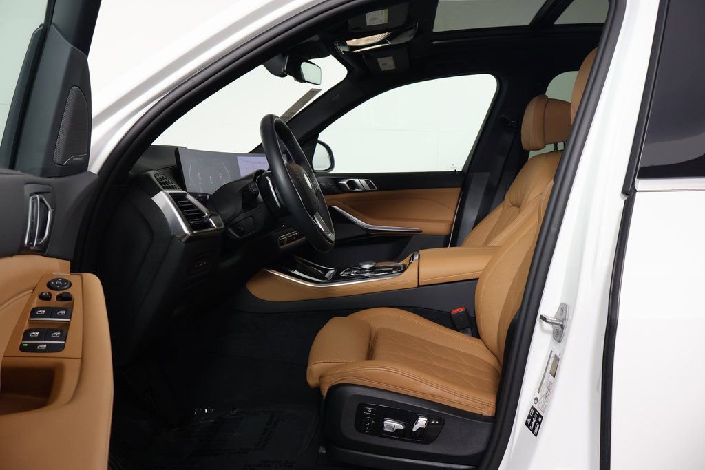 Used 2025 BMW X5 xDrive40i w/ Climate Comfort Package image 10