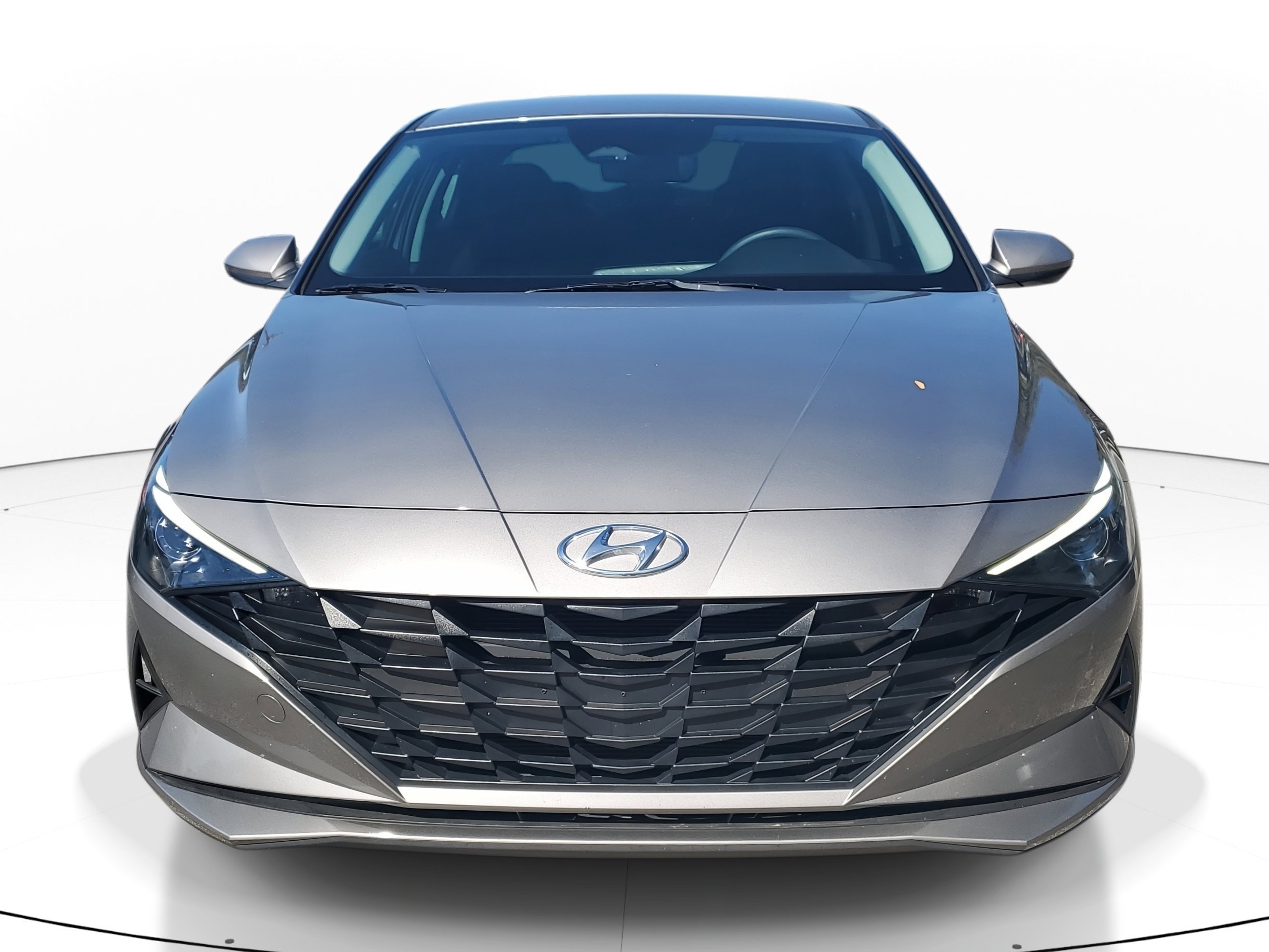 Used 2023 Hyundai Elantra SEL image 2