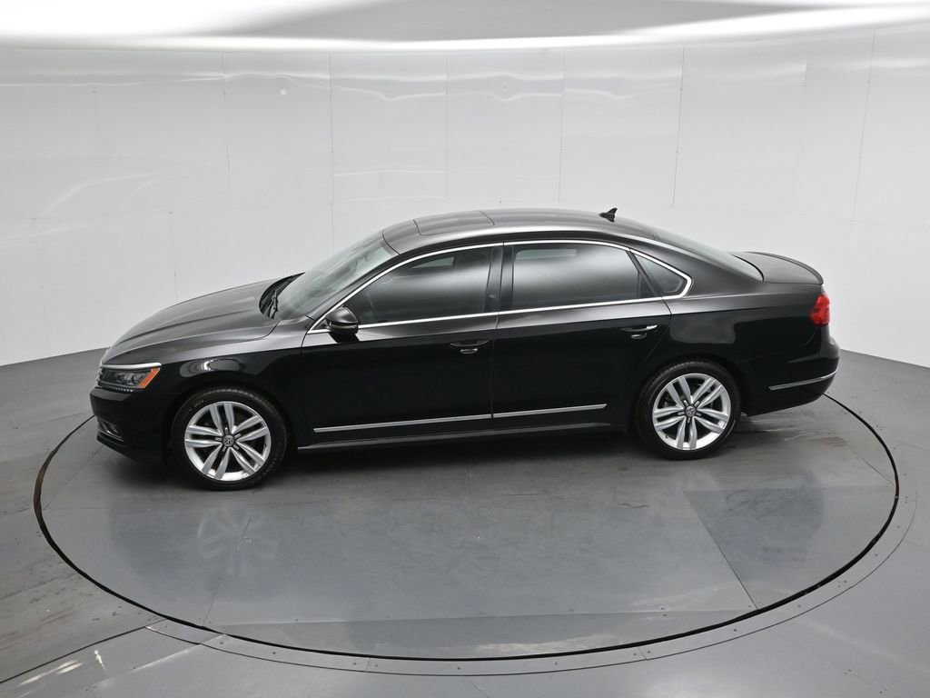 Used 2016 Volkswagen Passat 3.6 SEL Premium image 41