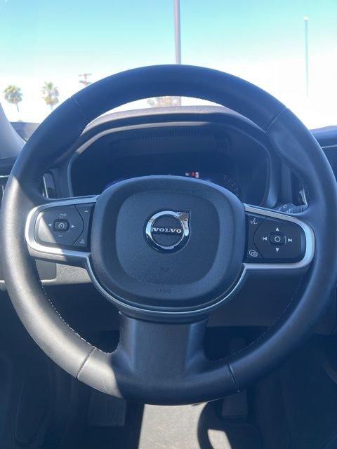 Used 2025 Volvo XC60 B5 Core image 12