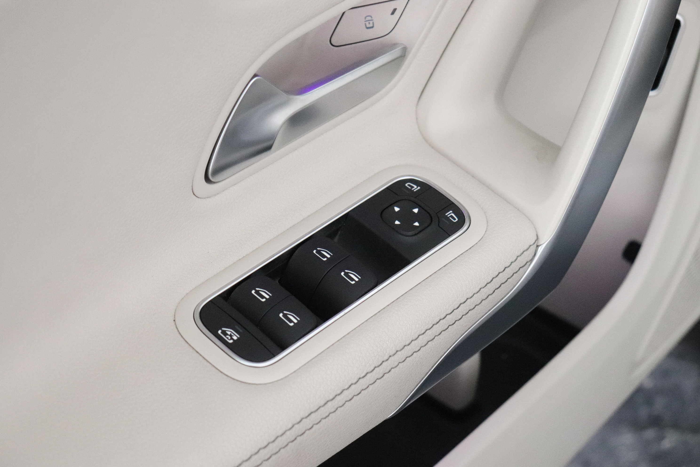 Used 2023 Mercedes-Benz CLA 250 4MATIC image 8