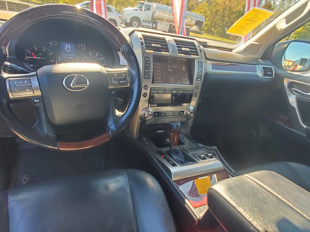 Used 2015 Lexus GX 460 image 10