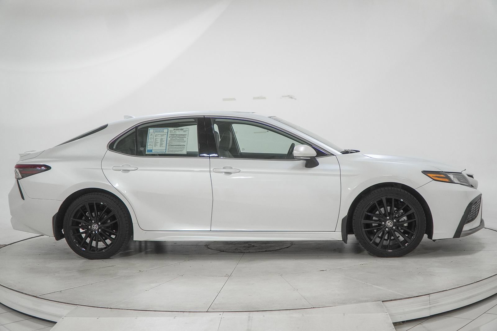 Used 2022 Toyota Camry XSE w/ Cold Weather Package FWD image 13
