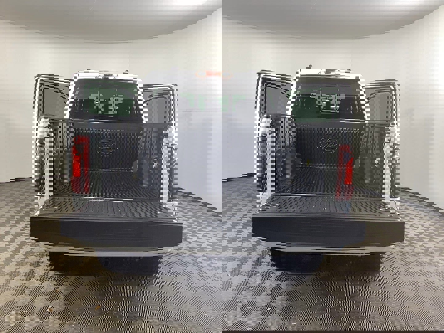 Used 2025 Ford F150 XLT w/ Equipment Group 302A MID image 10