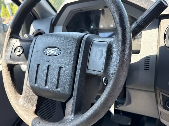 Used 2016 Ford F250 XL w/ Camper Package RWD image 19