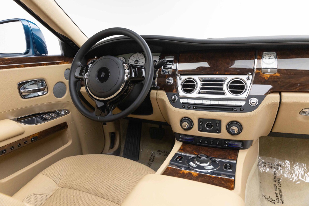 Used 2010 Rolls-Royce Ghost RWD image 12