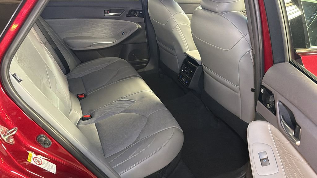 Used 2019 Toyota Avalon Limited w/ Advanced Safety Package image 13
