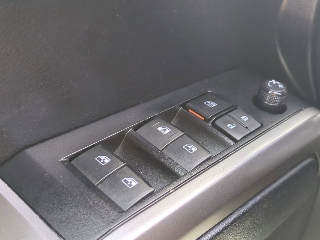 Used 2022 Toyota Tacoma SR5 w/ Technology Package RWD image 24