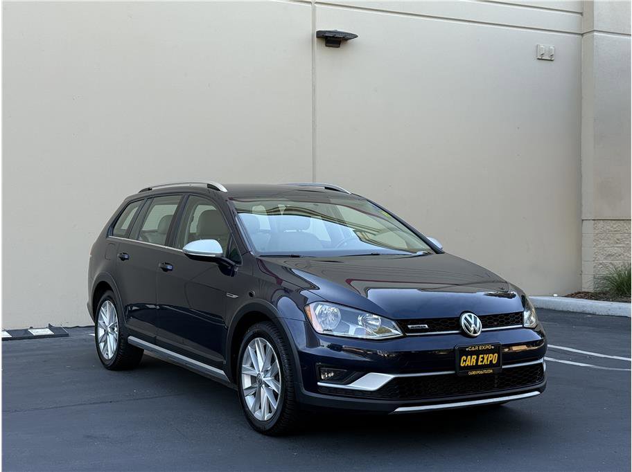 Used 2017 Volkswagen Golf Alltrack SE AWD/4WD image 1