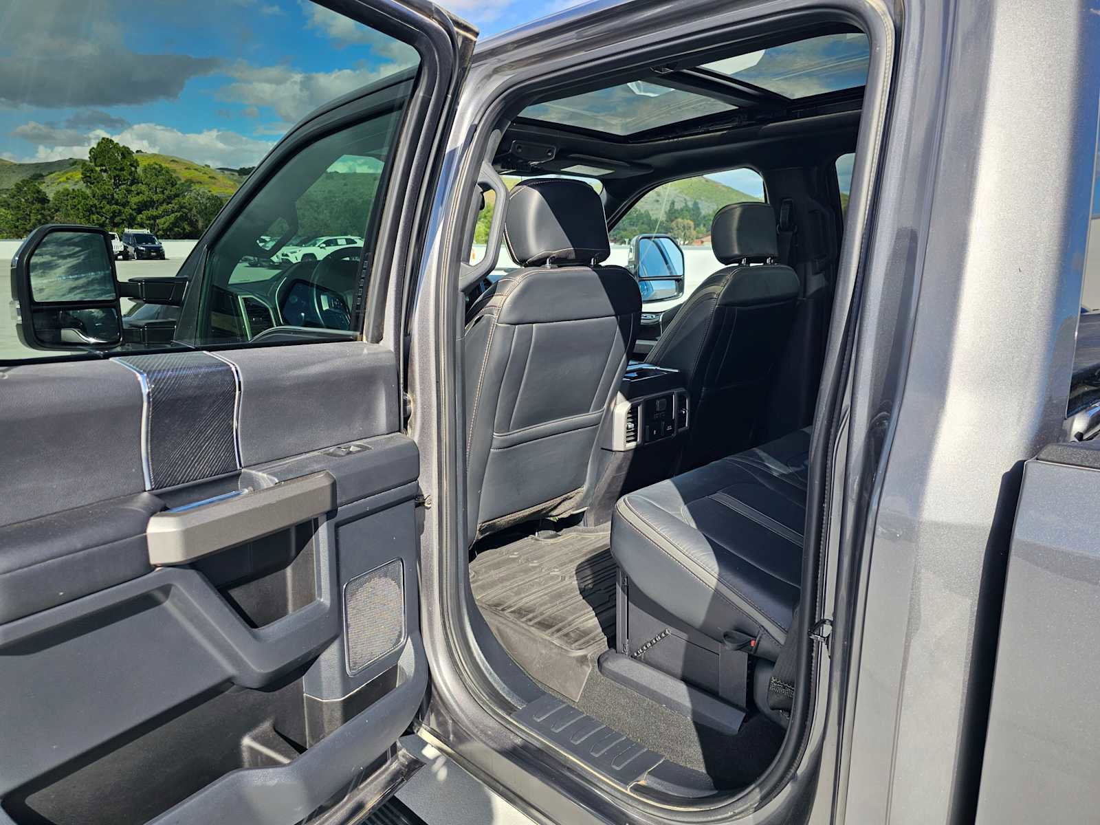 Used 2022 Ford F350 Platinum AWD/4WD image 15