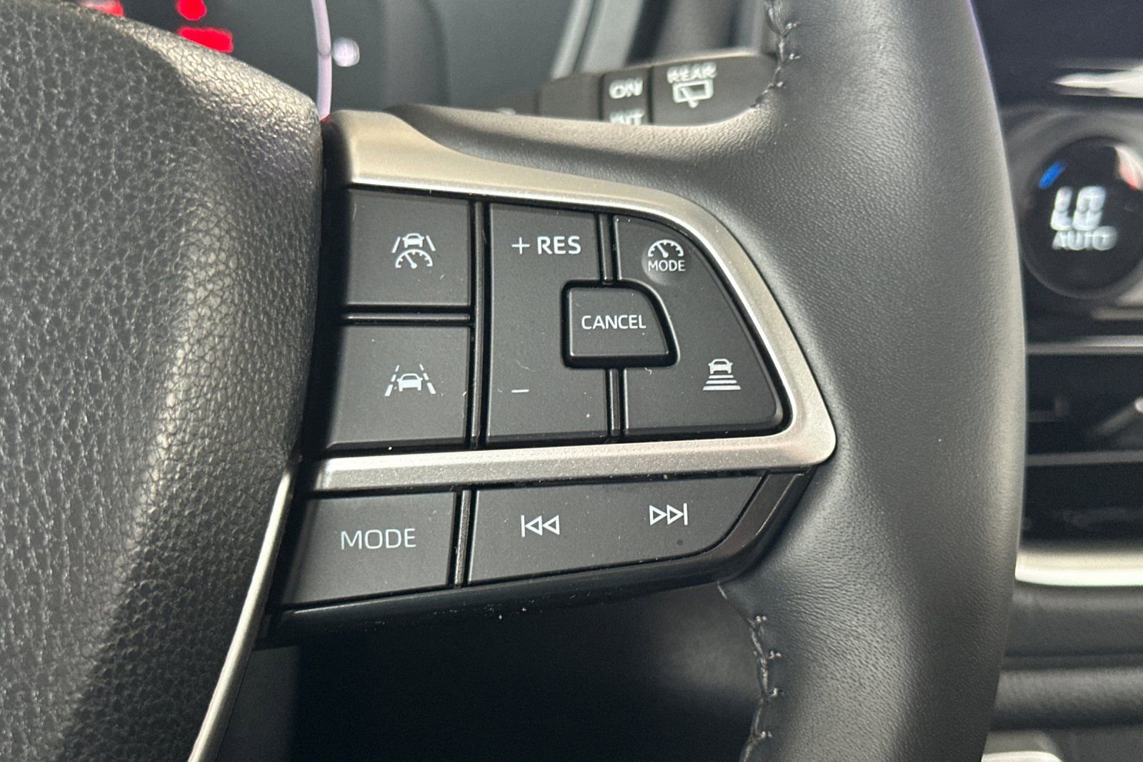 Certified 2025 Toyota Grand Highlander AWD image 31