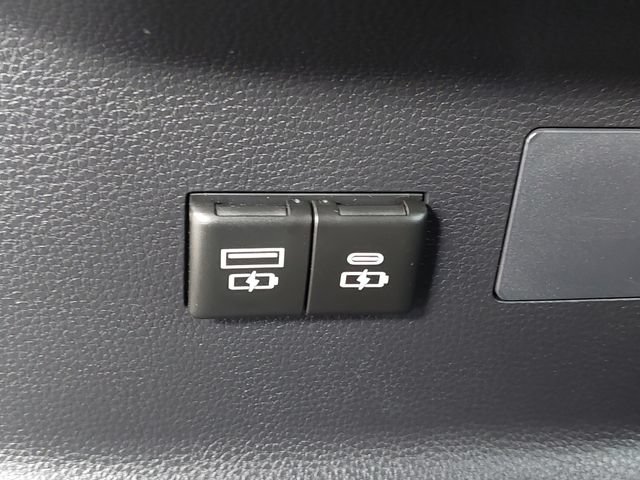Certified 2025 Toyota Tundra Limited AWD/4WD image 21