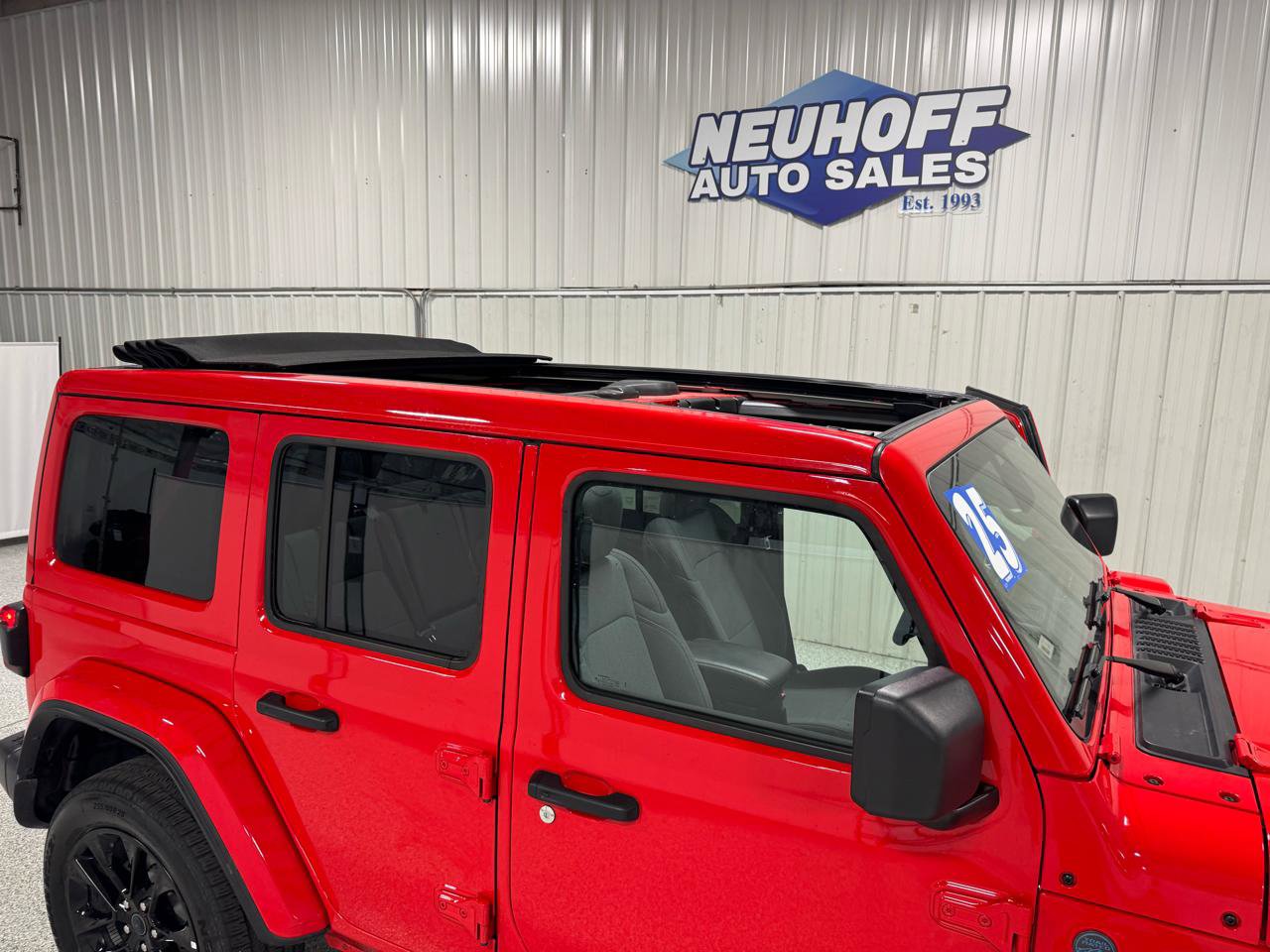 Used 2025 Jeep Wrangler Sahara w/ Safety Group AWD/4WD image 22