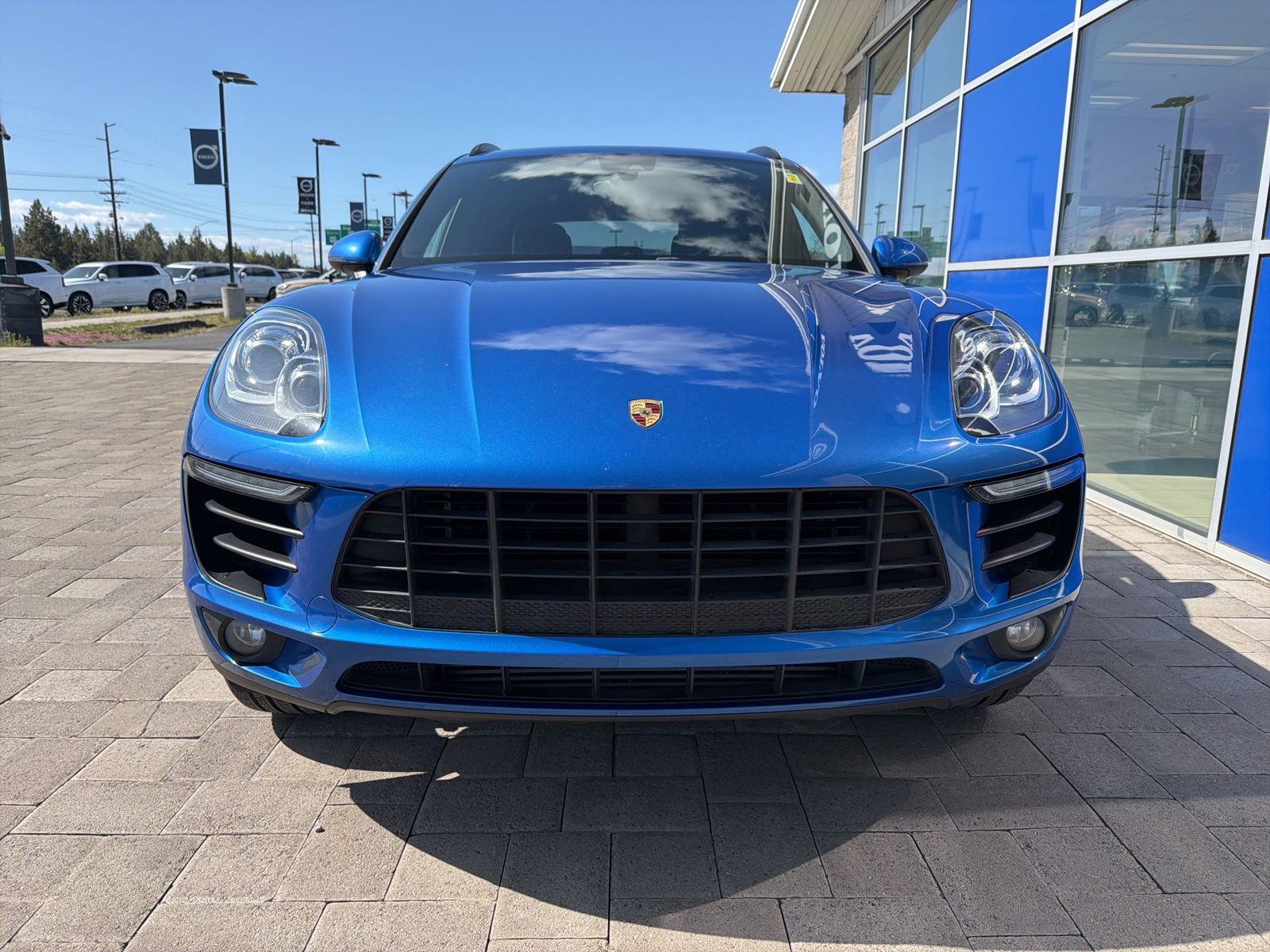 Used 2018 Porsche Macan Sport Edition AWD/4WD image 3