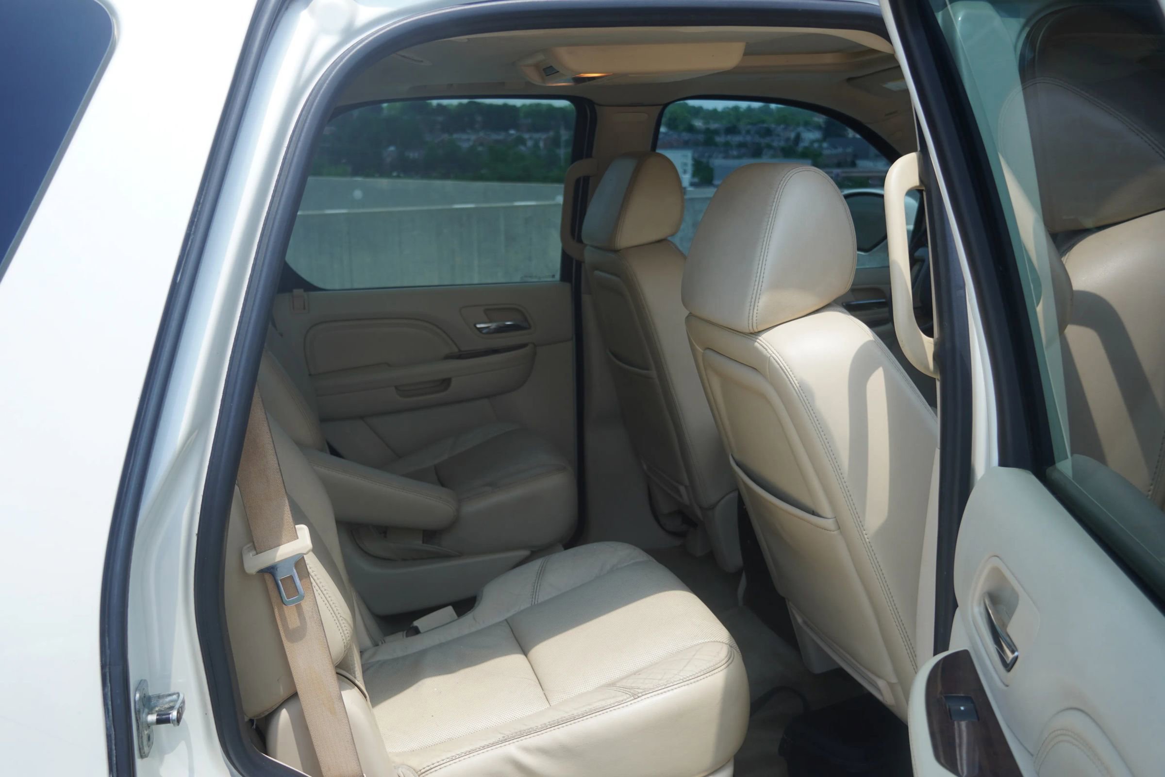 Used 2008 Cadillac Escalade AWD image 23