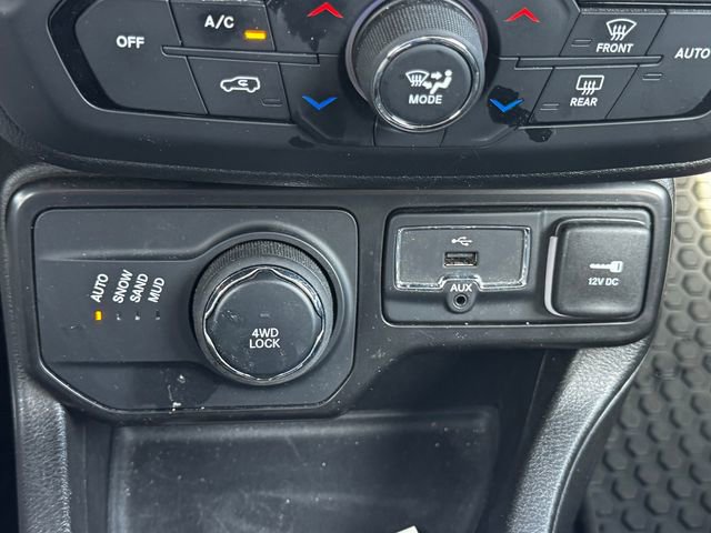Certified 2023 Jeep Renegade Altitude w/ Convenience Group I AWD/4WD image 36