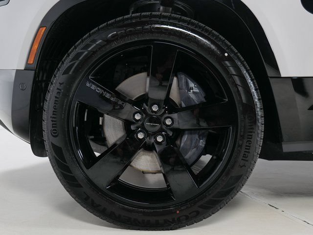 New 2026 Land Rover Defender 110 X-Dynamic SE AWD/4WD image 9