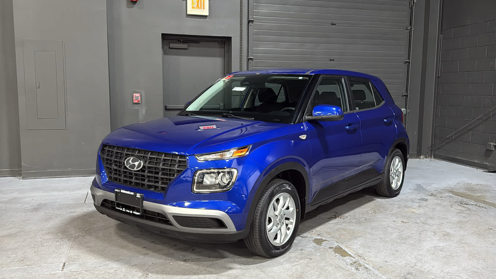 Used 2023 Hyundai Venue SE FWD image 3
