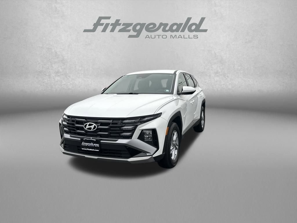 Used 2025 Hyundai Tucson SE AWD/4WD image 3
