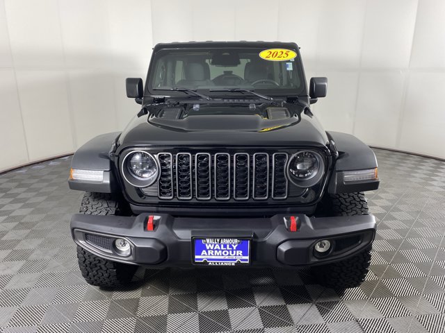 Used 2025 Jeep Wrangler Unlimited Rubicon w/ Convenience Group AWD/4WD image 11