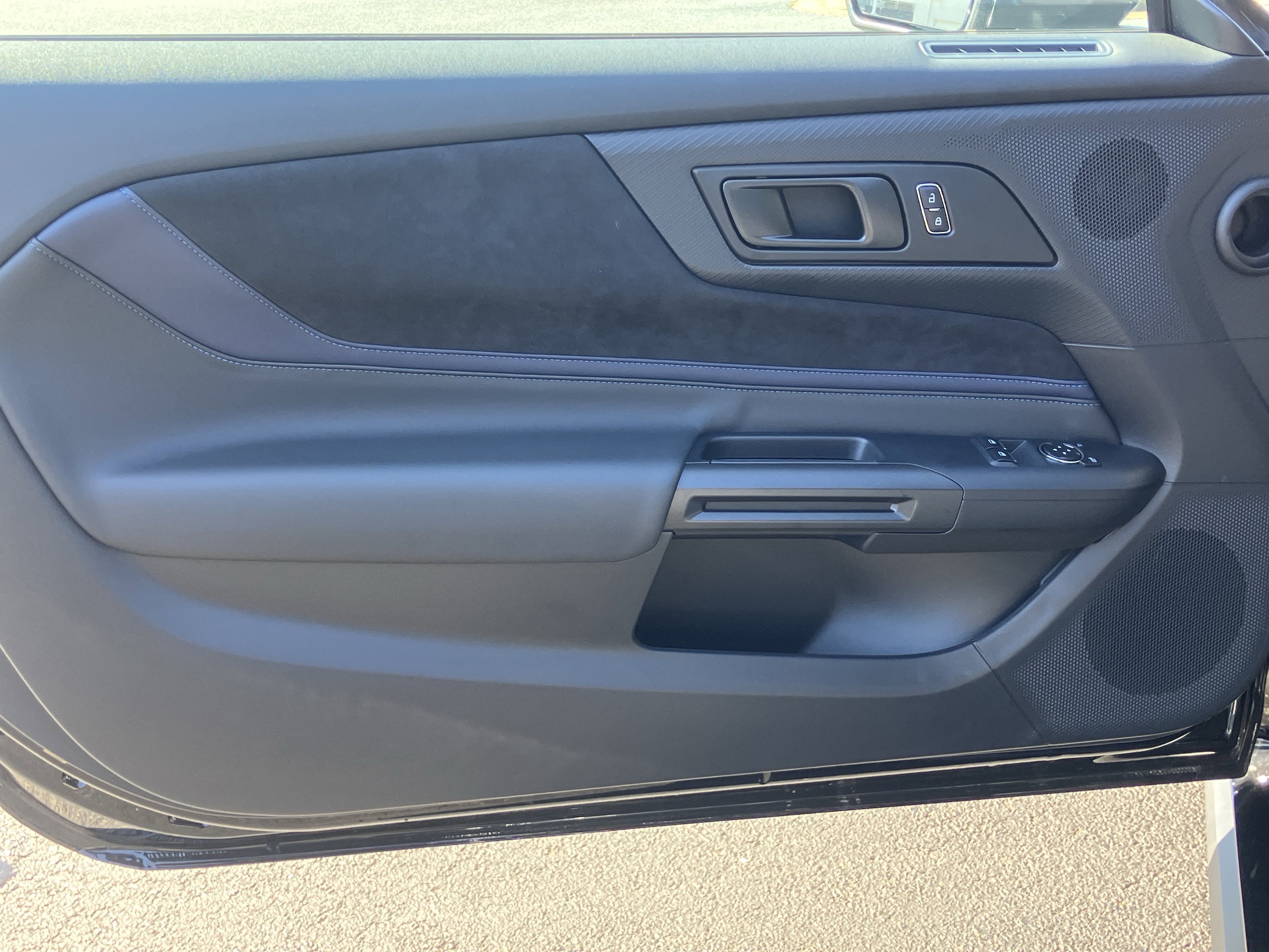 Used 2025 Ford Mustang Dark Horse image 14