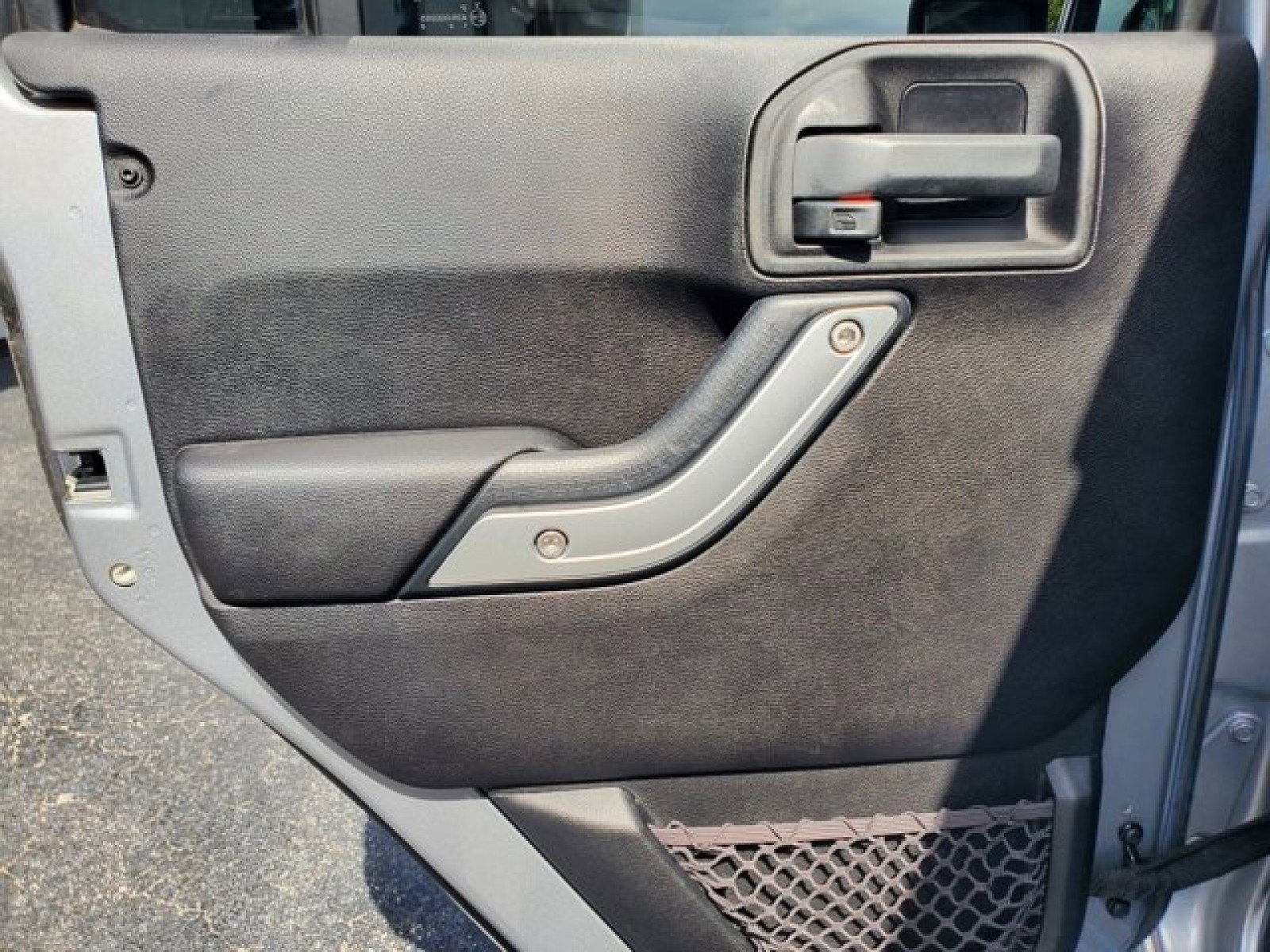 Used 2015 Jeep Wrangler Unlimited Rubicon w/ Connectivity Group image 26