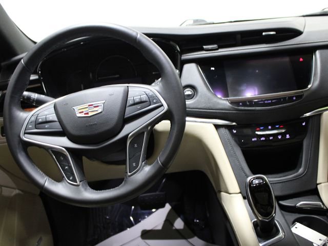 Used 2017 Cadillac XT5 Luxury w/ Driver Awareness Package image 12