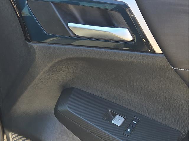 Used 2022 Mitsubishi Outlander SE image 12