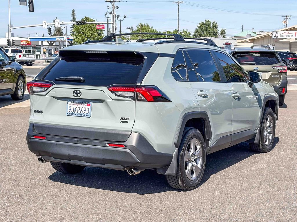 Used 2023 Toyota RAV4 XLE w/ Convenience Package AWD/4WD image 4
