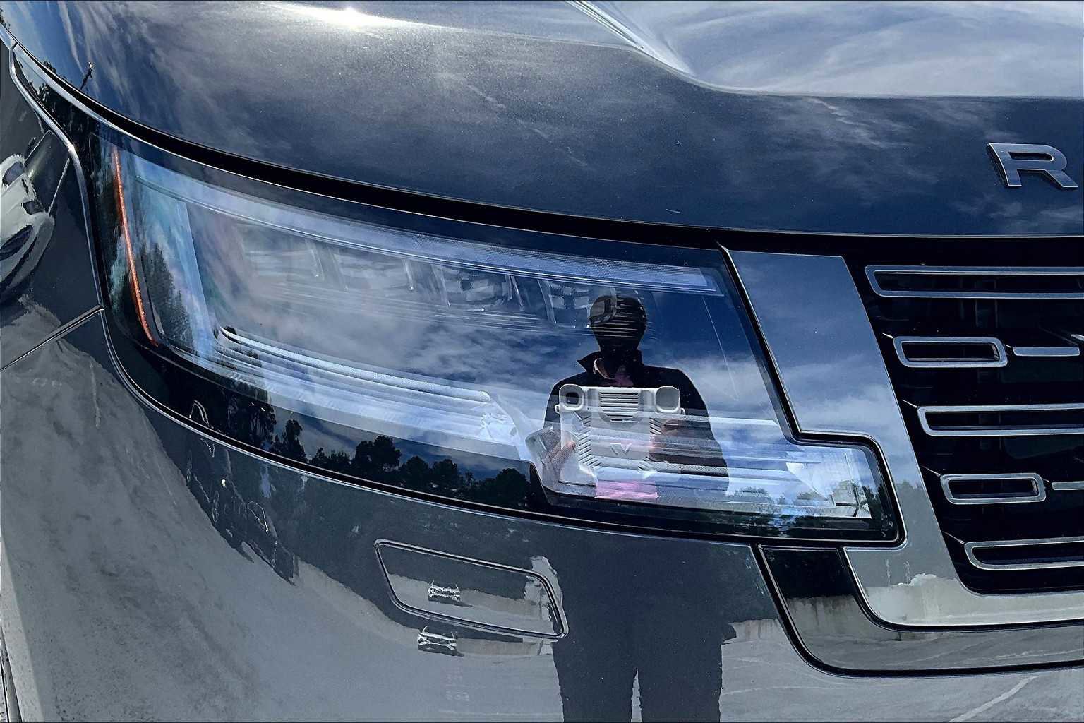 Used 2023 Land Rover Range Rover Long Wheelbase SE image 51