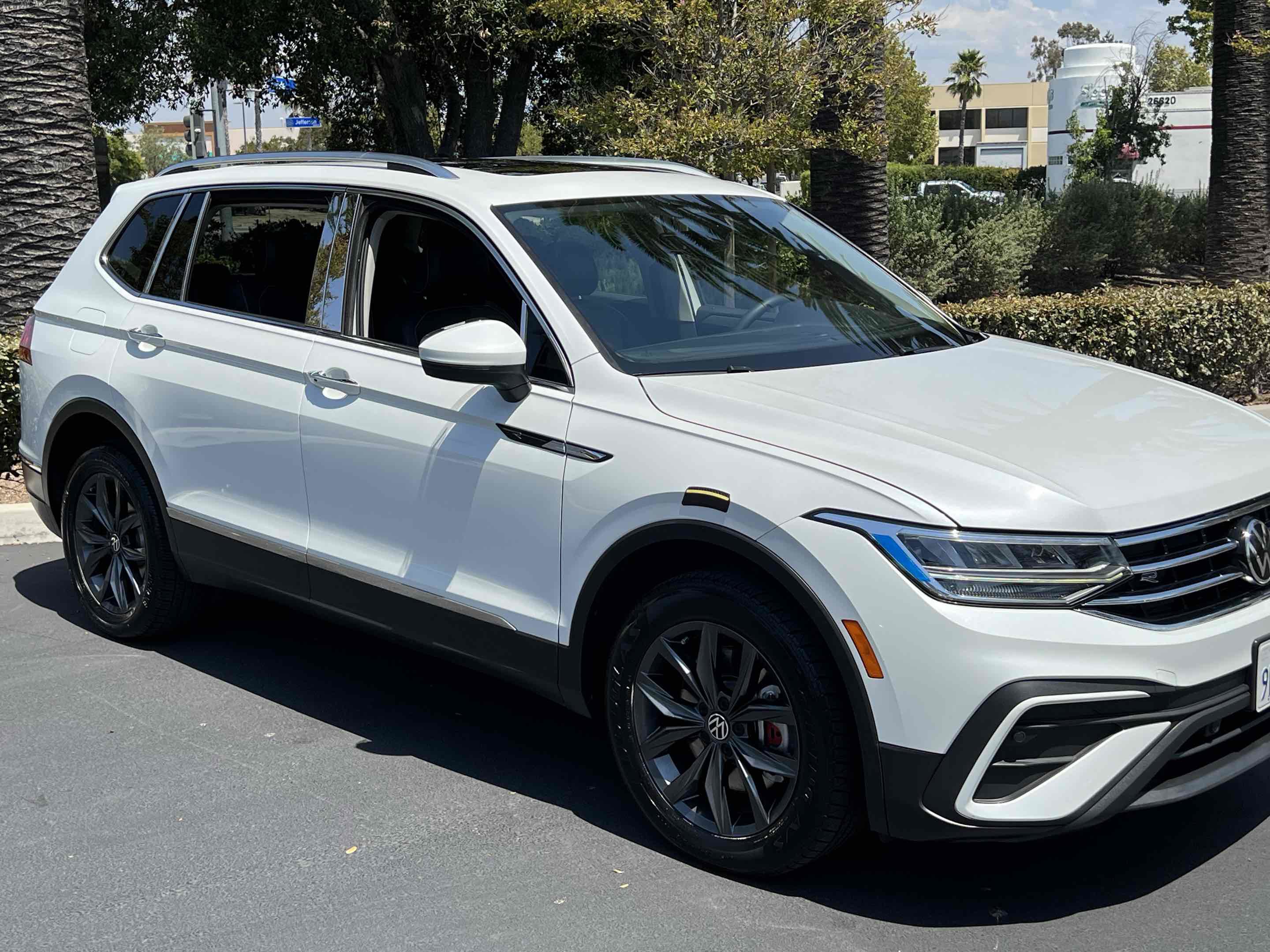Used 2023 Volkswagen Tiguan SE w/ Panoramic Sunroof Package image 83