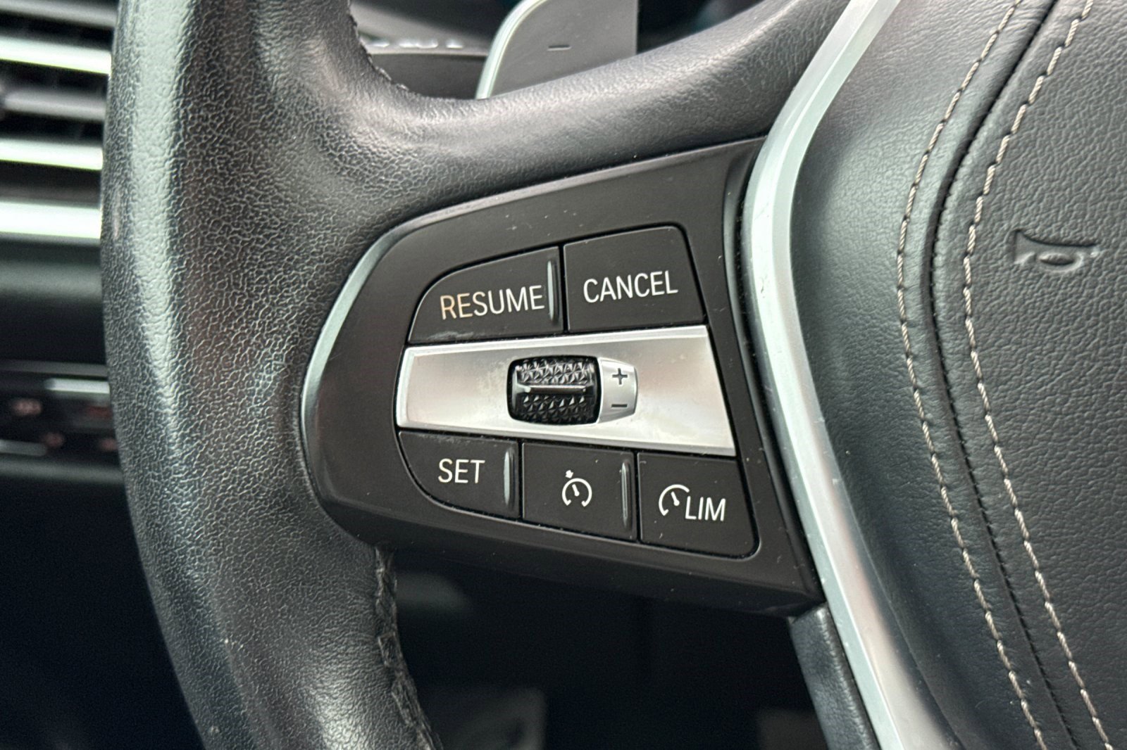 Used 2022 BMW X5 xDrive40i w/ Climate Comfort Package image 28