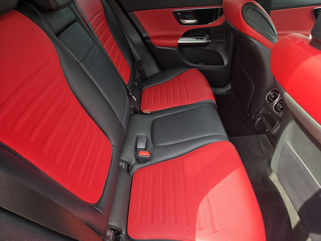 Used 2024 Mercedes-Benz GLC 43 AMG 4MATIC image 27