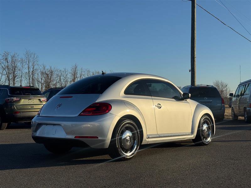 Used 2012 Volkswagen Beetle 2.5 image 5