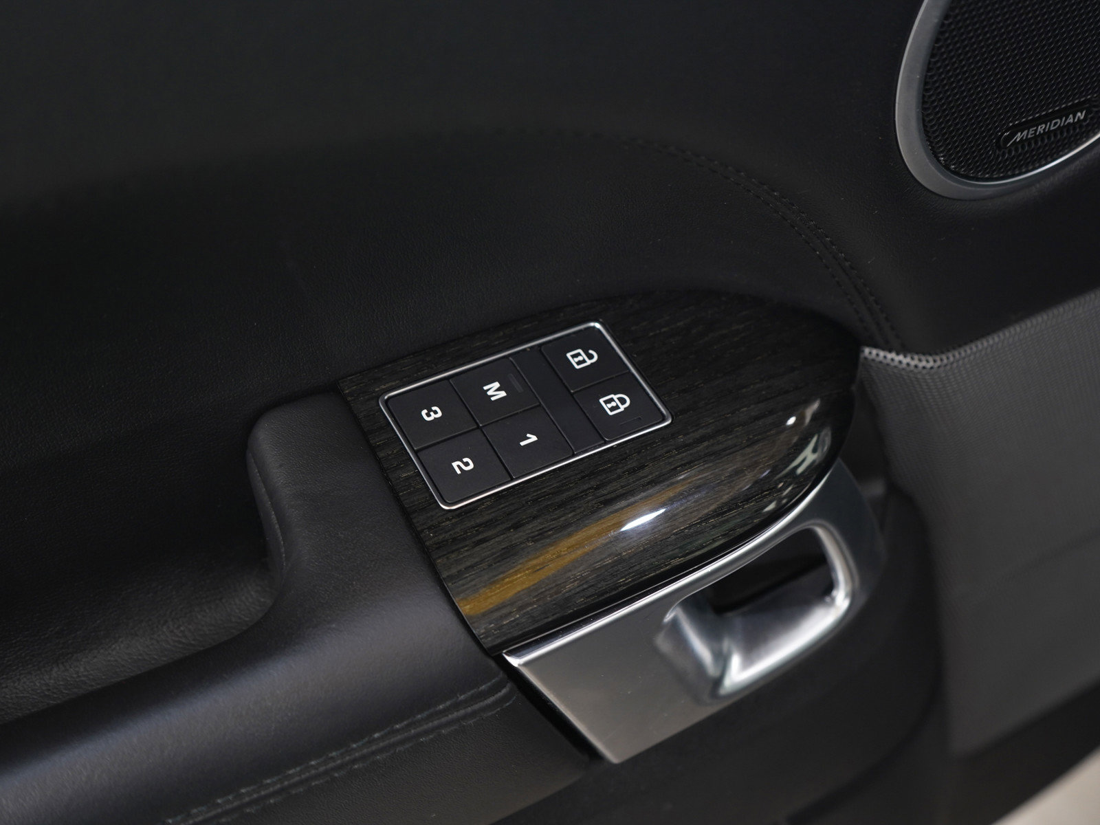 Used 2022 Land Rover Range Rover Sport HSE Silver Edition image 26