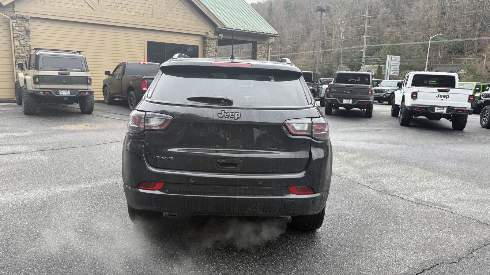 Certified 2024 Jeep Compass Limited w/ High Altitude Package image 5