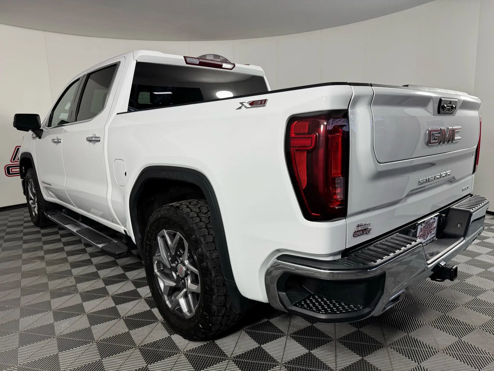 Used 2023 GMC Sierra 1500 SLT w/ SLT Premium Package image 26