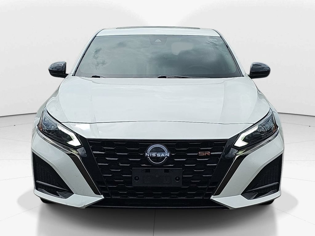 Used 2023 Nissan Altima 2.5 SR w/ SR Premium Package FWD image 12