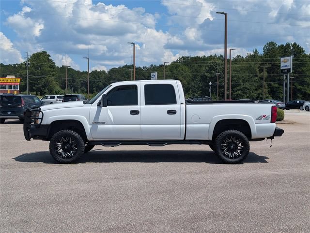Used 2006 Chevrolet Silverado 2500 LT w/ Onstar Plus Package AWD/4WD image 9