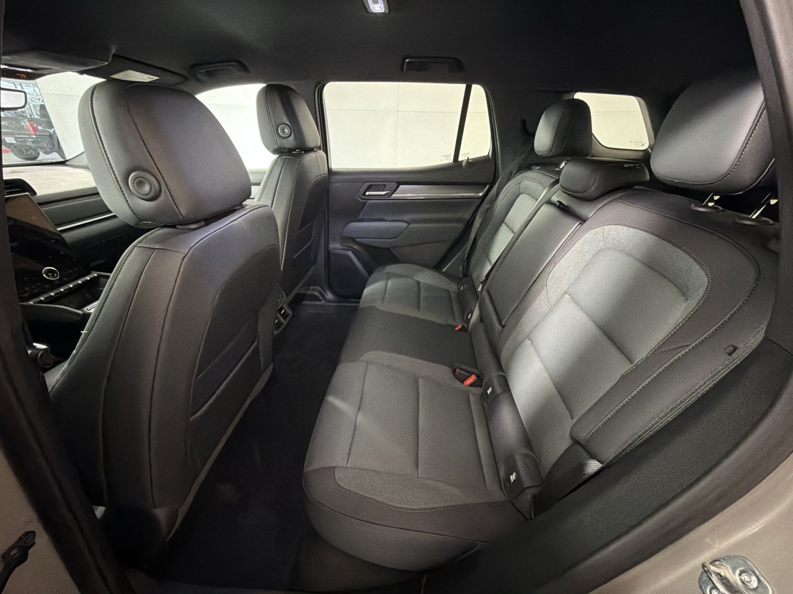 Used 2026 GMC Terrain AT4 w/ Convenience Package III AWD/4WD image 24