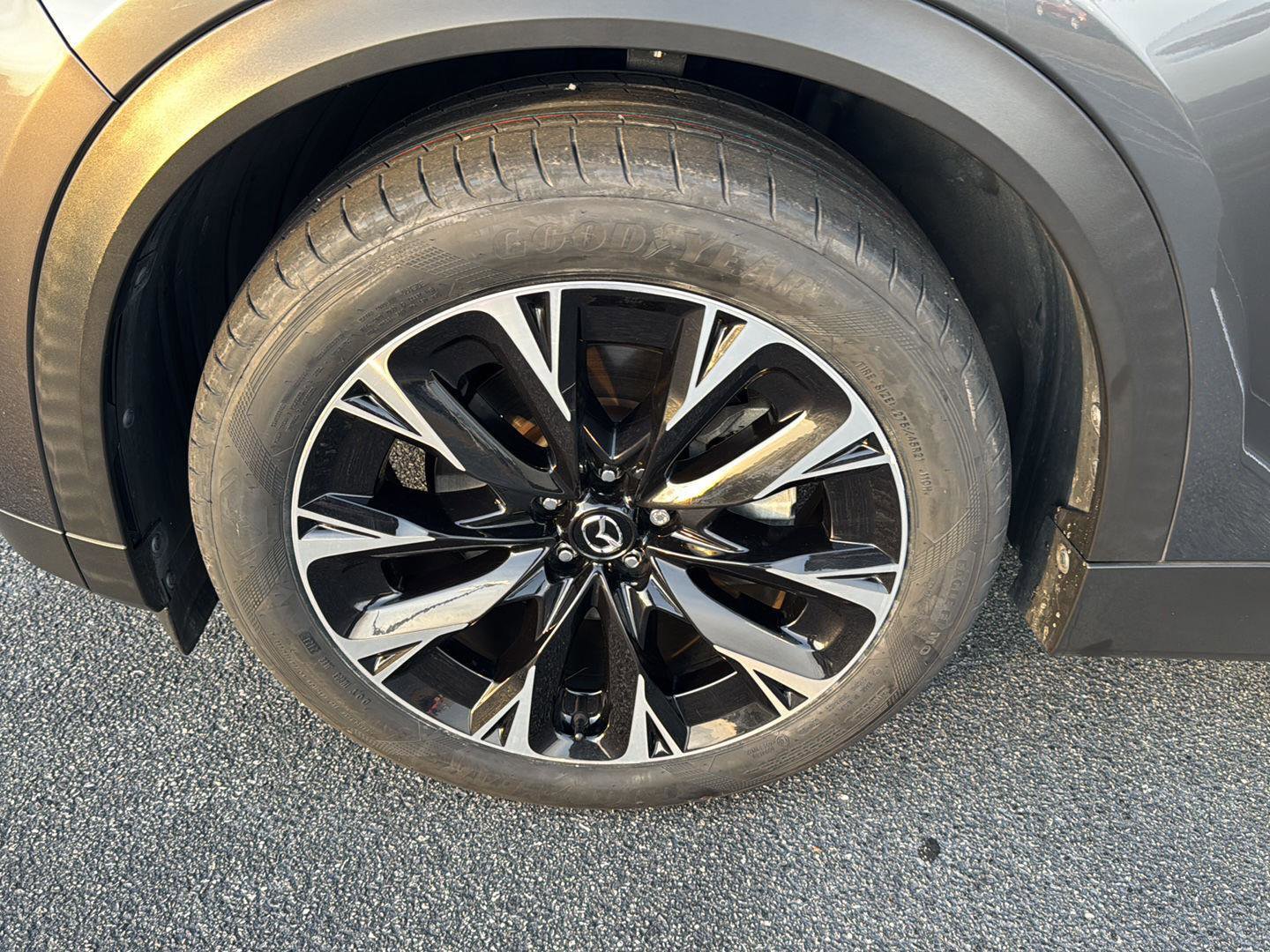 Used 2024 MAZDA CX-90 Plug-In Hybrid w/ Premium Pkg image 32