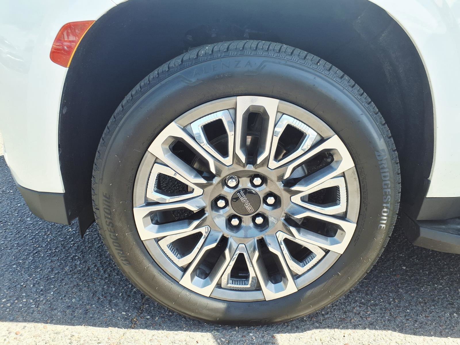 Used 2021 GMC Yukon XL Denali image 11