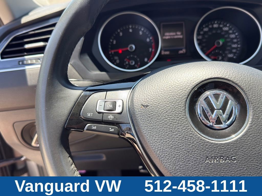 Used 2020 Volkswagen Tiguan SE w/ Panoramic Sunroof Package AWD/4WD image 18