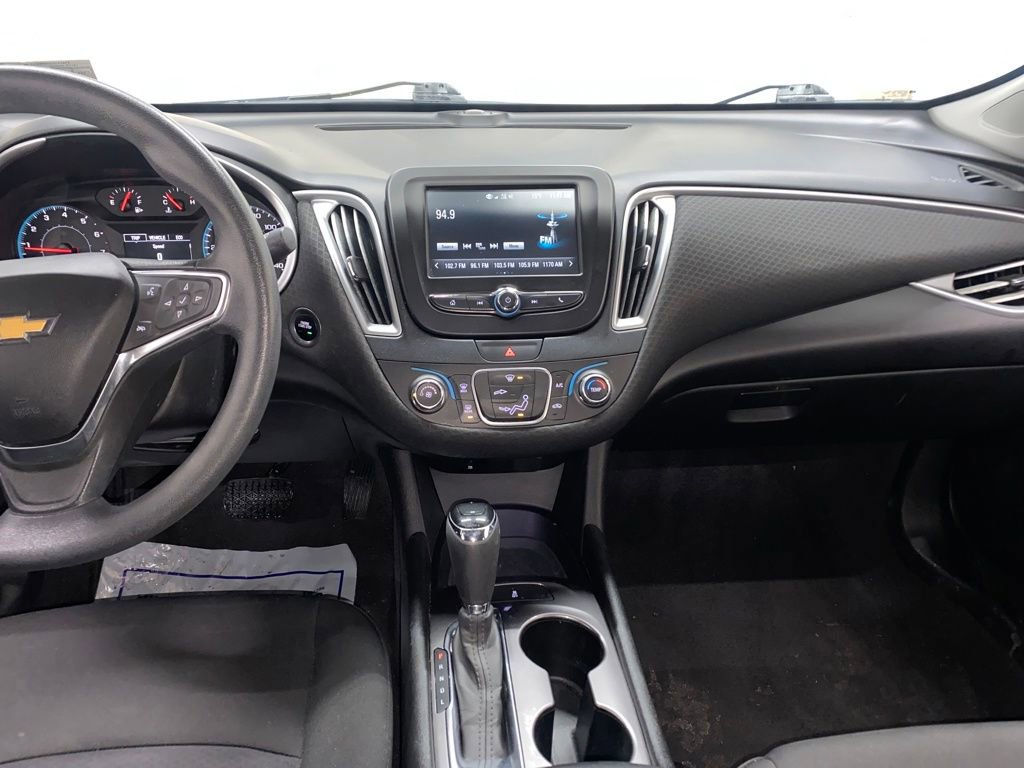 Used 2018 Chevrolet Malibu LS image 16