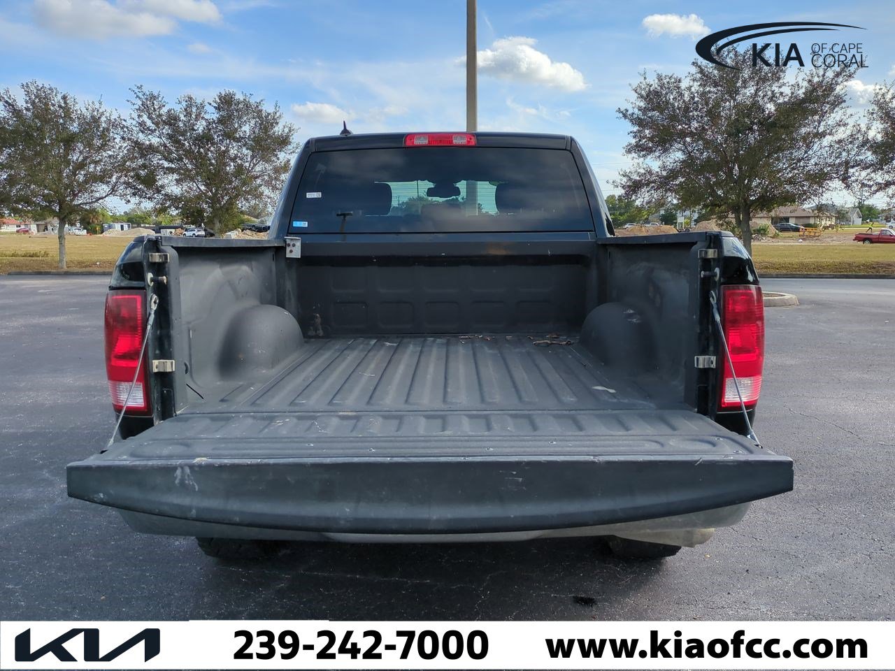 Used 2022 RAM 1500 Classic SLT w/ Electronics Convenience Group image 11