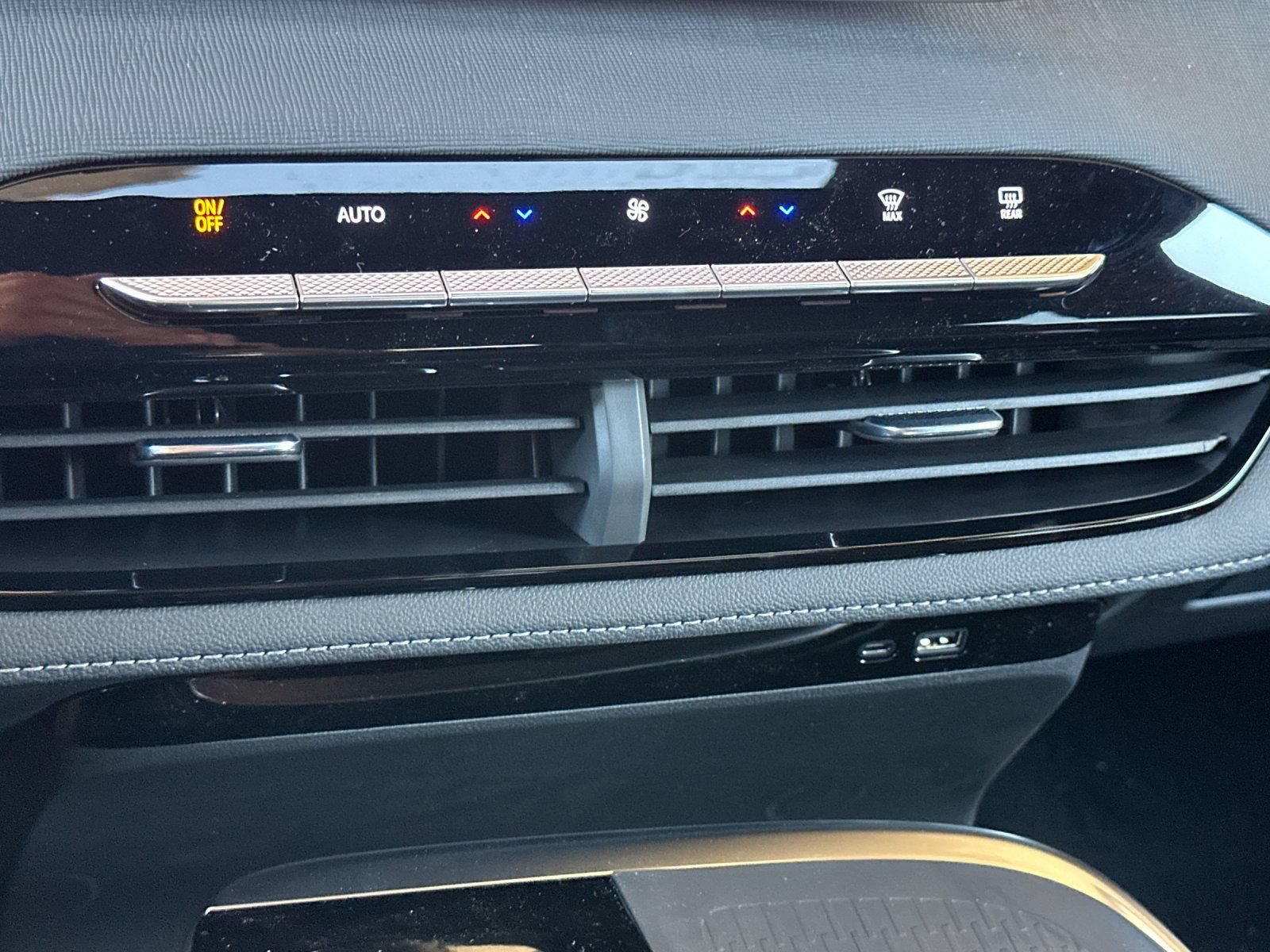 New 2026 Buick Enclave Sport Touring w/ Power Package FWD image 22