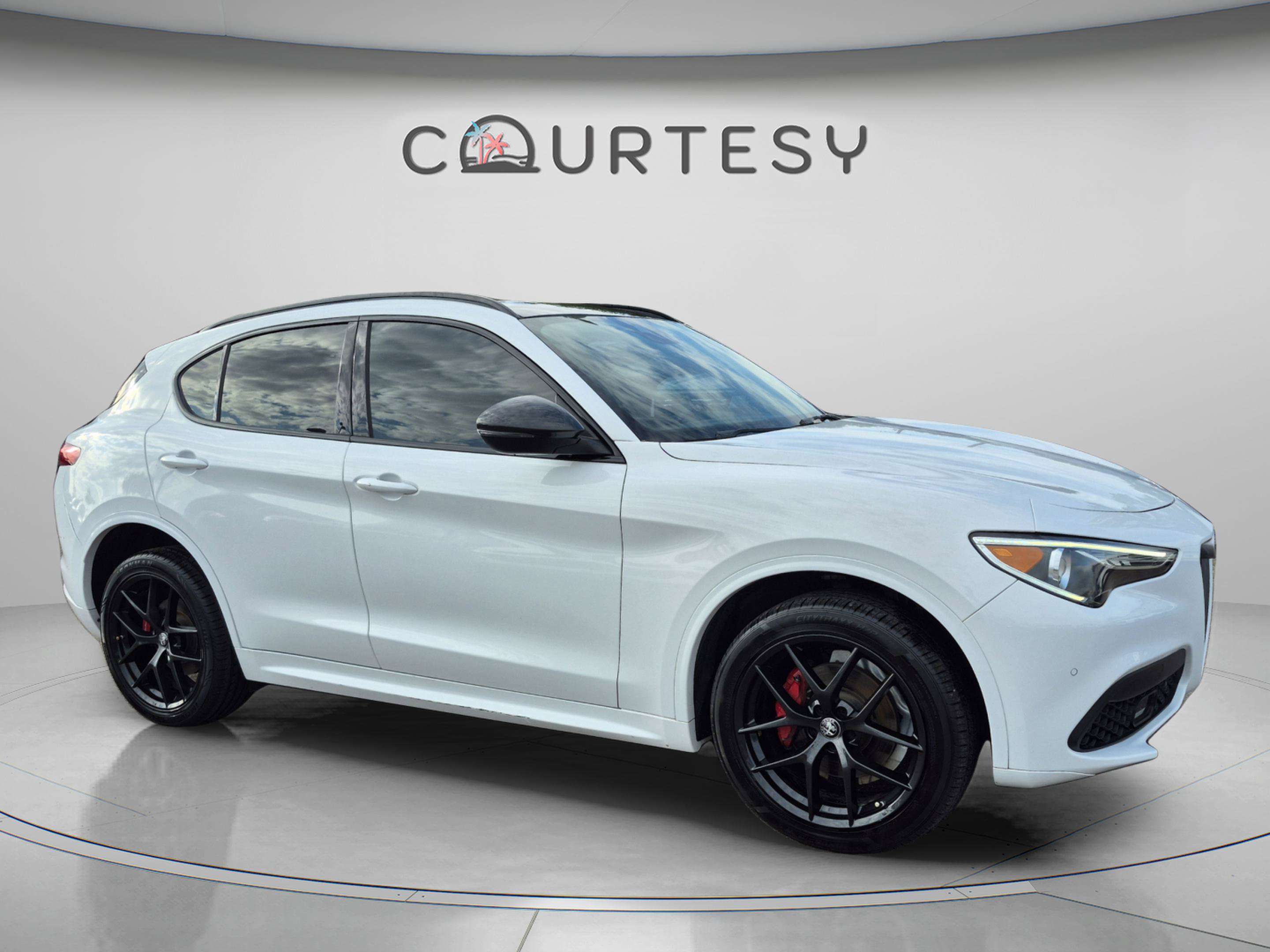Used 2020 Alfa Romeo Stelvio Ti w/ Nero Edizione AWD/4WD image 9