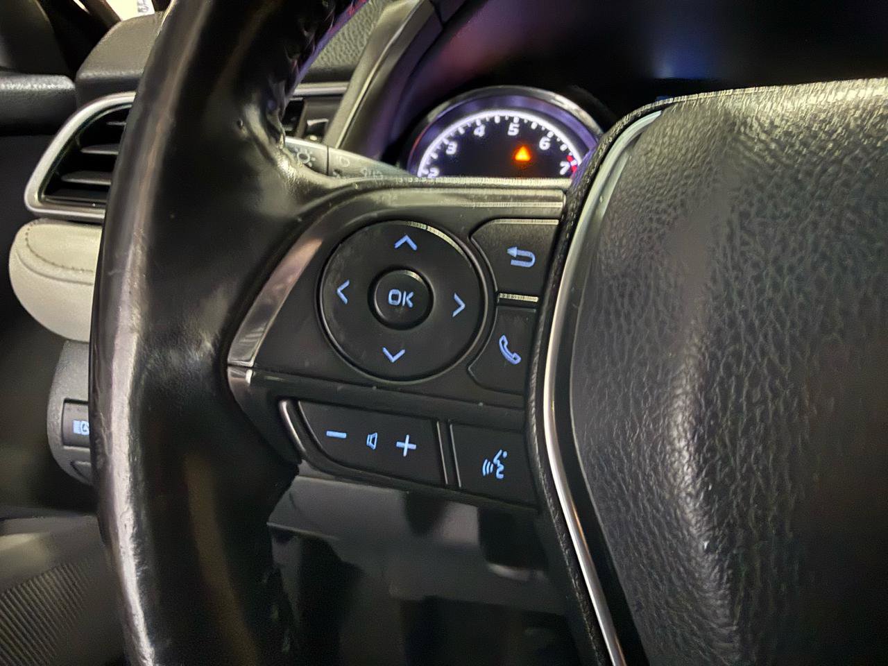 Used 2019 Toyota Camry SE image 29